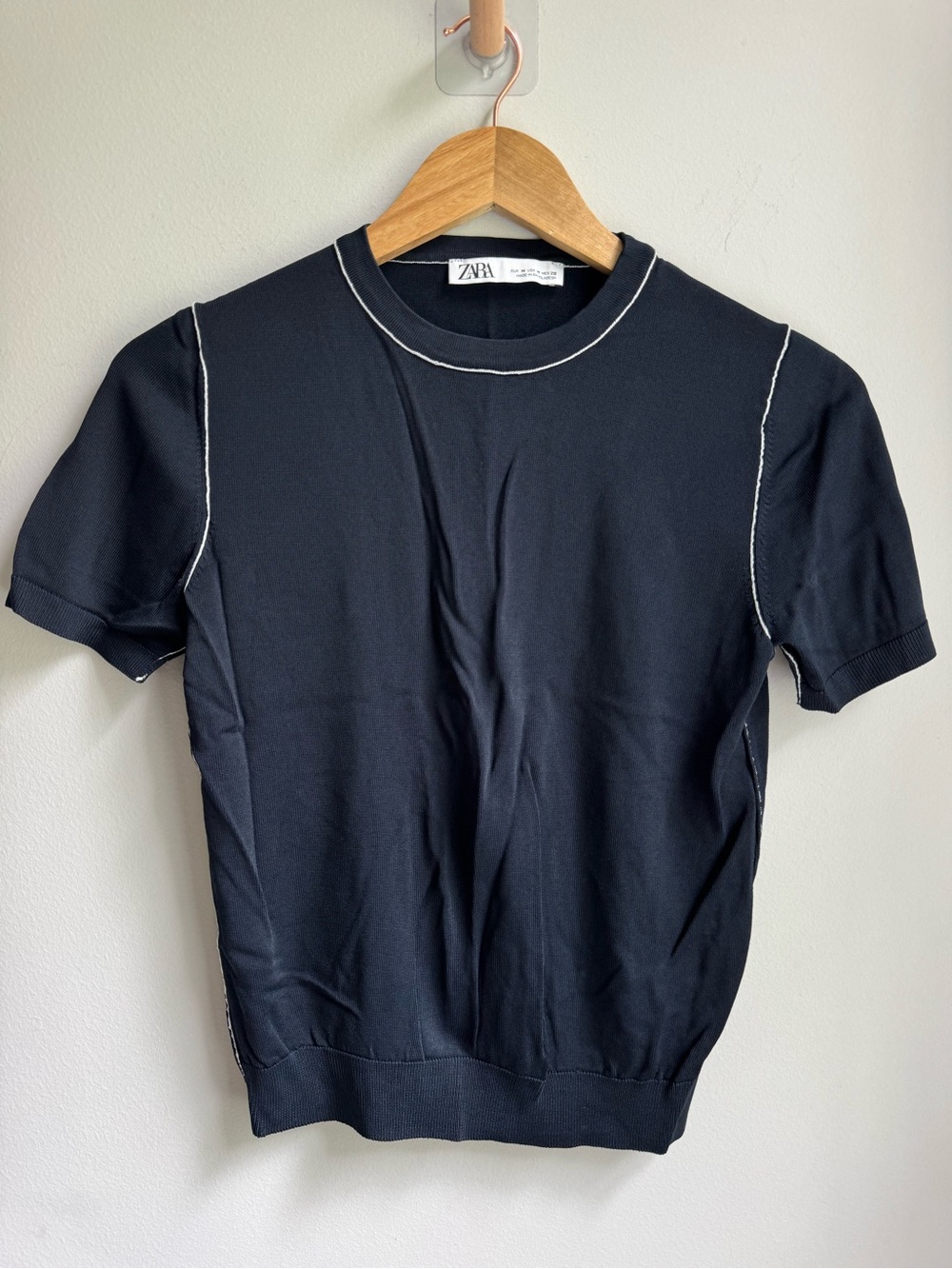 Zara women’s Black Short-Sleeve Crewneck with Contrast Stitching